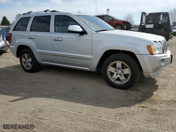 2006 Jeep Grand Cherokee Overland with VIN 1J8HR68256C326636, listed as a Copart auction lot 49686265 with 219,066 mi miles and Clean Title. Bid and sale history available at carsss.com. Image 4.