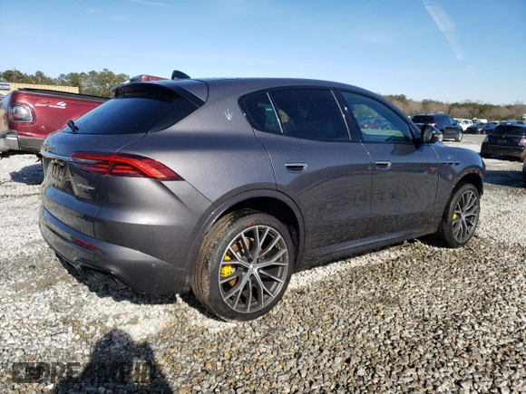 2023 Maserati Grecale GT z VIN ZN682AVA6P7418308, wystawiony jako Copart lot #88347945 z przebiegiem 4 658 mil mil oraz Szkoda całkowita • Salvage title. Historia ofert i sprzedaży dostępna na DreamBid. Obrazek 3.