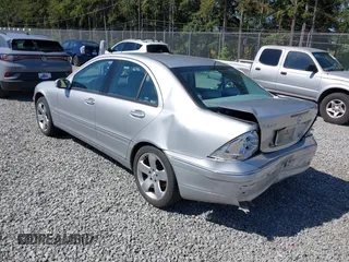 2001 Mercedes-Benz C 230/260/280/320 z VIN WDBRF61J51F013288, wystawiony jako IAAI lot #42322128 z przebiegiem Nie podano mil oraz . Historia ofert i sprzedaży dostępna na DreamBid. Obrazek 3.