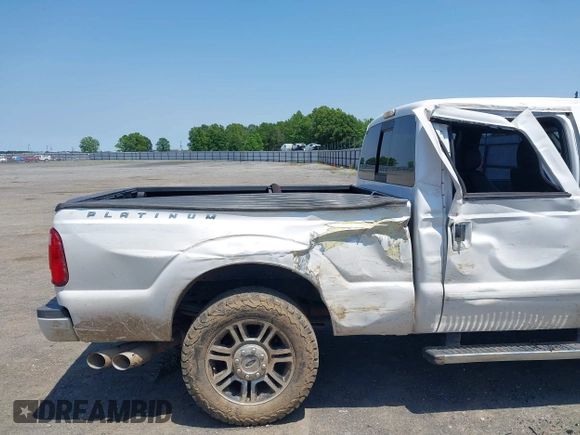 2013 Ford F-250 XL z VIN 1FT7W2BT6DEB55273, wystawiony jako IAAI lot #42323813 z przebiegiem 170 212 mil mil oraz . Historia ofert i sprzedaży dostępna na DreamBid. Obrazek 18.