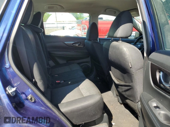 2018 Nissan Rogue SV z VIN 5N1AT2MV4JC760327, wystawiony jako Copart lot #55622075 z przebiegiem 121 294 mil mil oraz Szkoda całkowita • Salvage title. Historia ofert i sprzedaży dostępna na DreamBid. Obrazek 11.
