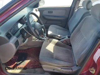 1996 Nissan Sentra XE z VIN 3N1AB41D3TL027288, wystawiony jako Copart lot #77255804 z przebiegiem 132 033 mil mil oraz Czysty tytuł • Clean title. Historia ofert i sprzedaży dostępna na DreamBid. Obrazek 7.