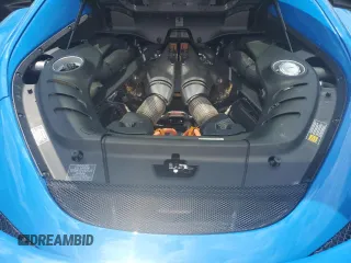 2024 Ferrari 296 GTB z VIN ZFF99SLA8R0304477, wystawiony jako Copart lot #61744074 z przebiegiem Nie podano mil oraz Szkody całkowita. Historia ofert i sprzedaży dostępna na DreamBid. Obrazek 12.
