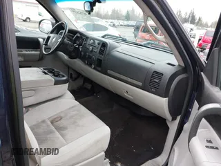 2009 Chevrolet Silverado 1500 LT with VIN 3GCEK23349G289295, listed as a IAAI auction lot 41752819 with 205,931 mi miles and . Bid and sale history available at DreamBid. Image 5.