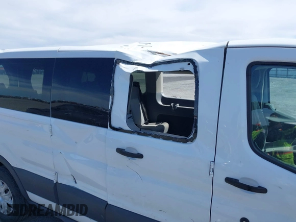 2015 Ford Transit XL z VIN 1FBZX2ZM4FKA31645, wystawiony jako IAAI lot #41845494 z przebiegiem 204 890 mil mil oraz . Historia ofert i sprzedaży dostępna na DreamBid. Obrazek 6.