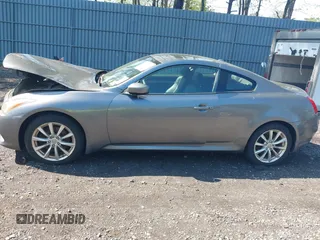2011 Infiniti G37 x with VIN JN1CV6EL9BM264191, listed as a IAAI auction lot 42194997 with 197,337 mi miles and . Bid and sale history available at carsss.com. Image 14.