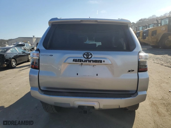 2019 Toyota 4Runner SR5 with VIN JTEBU5JR1K5640677, listed as a Copart auction lot 45236155 with 0 mi miles and Salvage Title. Bid and sale history available at carsss.com. Image 6.