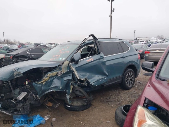 2019 Volkswagen Tiguan SE with VIN 3VV2B7AX1KM093510, listed as a IAAI auction lot 41943495 with 52,491 mi miles. Bid and sale history available at carsss.com. Image 14.