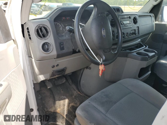 2009 Ford Econoline Cargo z VIN 1FTSS34S29DA77538, wystawiony jako Copart lot #54625375 z przebiegiem 177 330 mil mil oraz Czysty tytuł • Clean title. Historia ofert i sprzedaży dostępna na DreamBid. Obrazek 8.