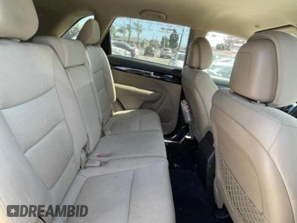 2012 Kia Sorento LX with VIN 5XYKT3A10CG304310, listed as a Copart auction lot 82711014 with 170,280 mi miles and Clean Title. Bid and sale history available at DreamBid. Image 6.
