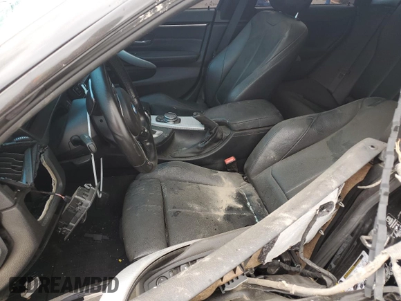 2015 BMW 4 Series 435i xDrive z VIN WBA4B3C55FD669612, wystawiony jako Copart lot #71537464 z przebiegiem 89 676 mil mil oraz Szkoda całkowita • Salvage title. Historia ofert i sprzedaży dostępna na DreamBid. Obrazek 7.