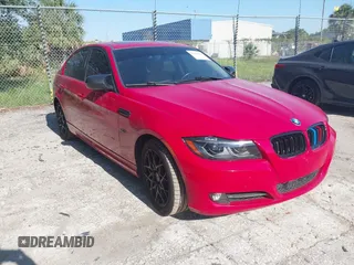 2011 BMW 3 Series 328i z VIN WBAPH7C56BE460371, wystawiony jako IAAI lot #42263914 z przebiegiem 169 605 mil mil oraz . Historia ofert i sprzedaży dostępna na DreamBid. Obrazek 1.