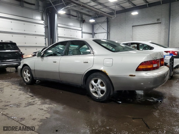 1998 Lexus ES 300 Luxury Sport Sdn with VIN JT8BF28G9W0105650, listed as a Copart auction lot 47545945 with 254,311 mi miles and Salvage Title. Bid and sale history available at carsss.com. Image 2.