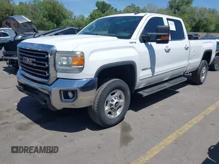 2016 GMC Sierra 2500HD SLE z VIN 1GT12SEG9GF180988, wystawiony jako IAAI lot #42321220 z przebiegiem 195 188 mil mil oraz . Historia ofert i sprzedaży dostępna na DreamBid. Obrazek 17.