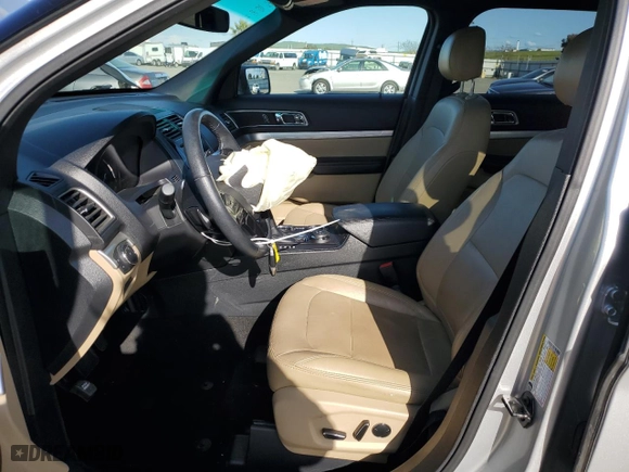2016 Ford Explorer XLT with VIN 1FM5K8D81GGB73196, listed as a Copart auction lot 51959025 with NaN miles and Salvage Title. Bid and sale history available at carsss.com. Image 7.