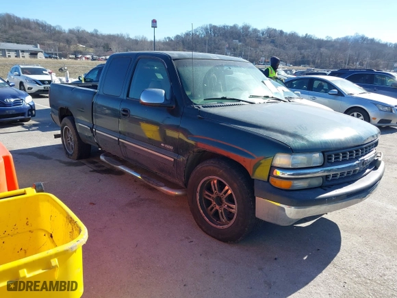 2001 Chevrolet Silverado 1500 LS with VIN 2GCEC19T511157237, listed as a IAAI auction lot 41437720 with 1 mi miles. Bid and sale history available at carsss.com. Image 1.