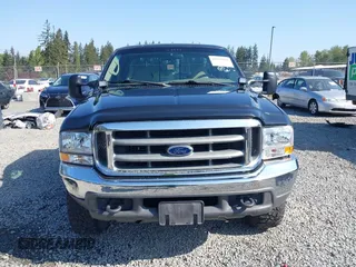 2000 Ford Super Duty F-250 XL with VIN 1FTNX21S5YEC82650, listed as a IAAI auction lot 42105861 with 155,878 mi miles. Bid and sale history available at carsss.com. Image 12.