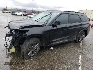 2023 Ford Explorer XLT with VIN 1FMSK7DH1PGA37504, listed as a Copart auction lot 44997995 with 14,899 mi miles and Salvage Title. Bid and sale history available at carsss.com. Image 1.