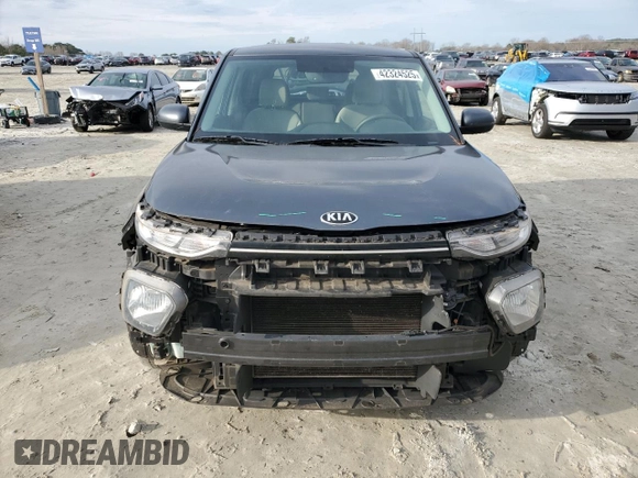 2020 Kia Soul LX with VIN KNDJ23AU3L7003181, listed as a Copart auction lot 42324525 with 82,907 mi miles and Salvage Title. Bid and sale history available at carsss.com. Image 5.