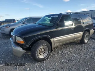 2000 GMC Jimmy SLE Convenience with VIN 1GKDT13W7Y2393191, listed as a Copart auction lot 82301364 with 160,004 mi miles and Clean Title. Bid and sale history available at carsss.com. Image 1.