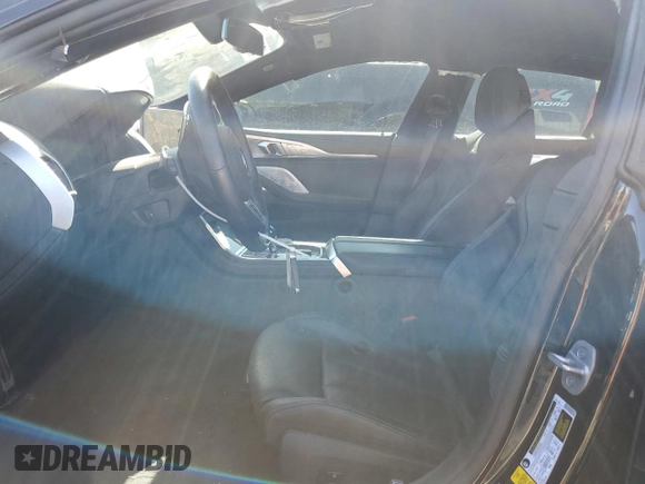 2021 BMW 8 Series M850i z VIN WBAGV8C08MCF93122, wystawiony jako Copart lot #47686883 z przebiegiem Nie podano mil oraz . Historia ofert i sprzedaży dostępna na DreamBid. Obrazek 7.