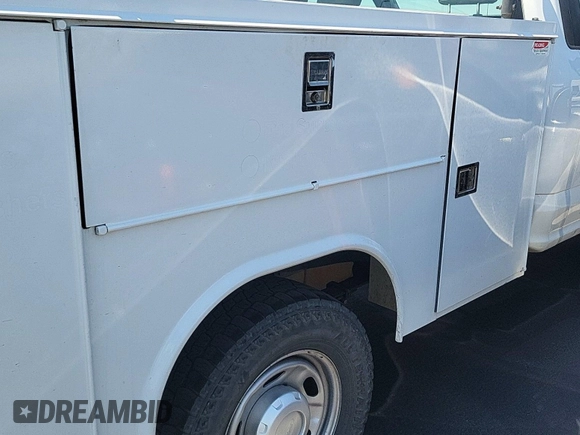 2020 Ford F-250 XL z VIN 1FDBF2B61LED11752, wystawiony jako IAAI lot #42786941 z przebiegiem 156 342 mil mil oraz . Historia ofert i sprzedaży dostępna na DreamBid. Obrazek 5.