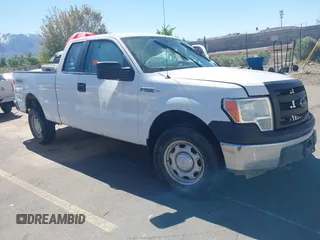 2013 Ford F-150 XL z VIN 1FTFX1EF6DFC06497, wystawiony jako IAAI lot #42164172 z przebiegiem Nie podano mil oraz . Historia ofert i sprzedaży dostępna na DreamBid. Obrazek 1.