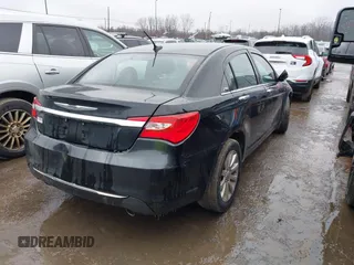 2013 Chrysler 200 Limited with VIN 1C3CCBCG1DN540060, listed as a IAAI auction lot 41508685 with 152,296 mi miles. Bid and sale history available at carsss.com. Image 4.