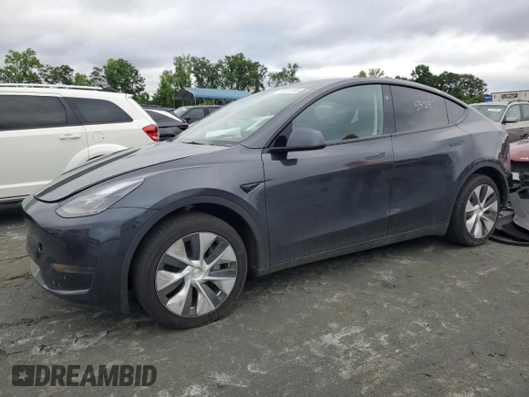 2024 Tesla Model Y z VIN 7SAYGDED5RF018979, wystawiony jako Copart lot #55651195 z przebiegiem 10 488 mil mil oraz Czysty tytuł • Clean title. Historia ofert i sprzedaży dostępna na DreamBid. Obrazek 1.