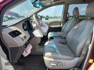 2012 Toyota Sienna XLE AAS с VIN 5TDYK3DC9CS242080, выставлен на аукционе Copart как лот 58374845 с пробегом 152 411 миль миль и Списание • Salvage title. История ставок и продаж доступна на DreamBid. Изображение 7.
