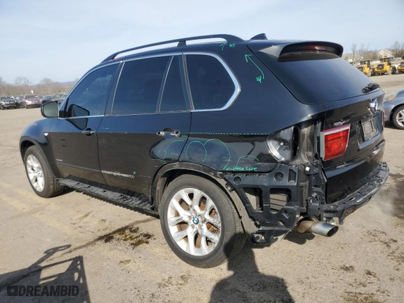 2013 BMW X5 xDrive35i with VIN 5UXZV4C56D0G53432, listed as a Copart auction lot 48926335 with 114,759 mi miles and Salvage Title. Bid and sale history available at carsss.com. Image 2.