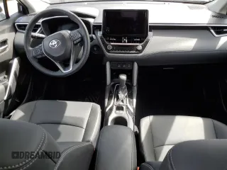 2024 Toyota Corolla Cross XLE z VIN 7MUDAAAG0RV115018, wystawiony jako Copart lot #49110885 z przebiegiem 2764 mil mil oraz Tytuł czysty. Historia ofert i sprzedaży dostępna na DreamBid. Obrazek 8.