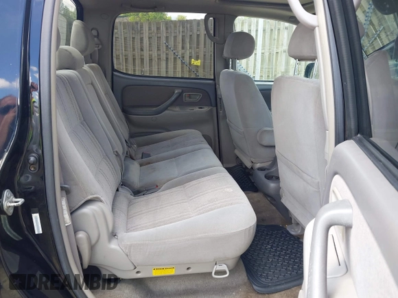 2004 Toyota Tundra SR5 with VIN 5TBDT44154S458664, listed as a IAAI auction lot 42215864 with 177,694 mi miles and . Bid and sale history available at DreamBid. Image 8.