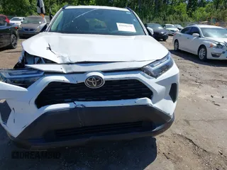 2024 Toyota RAV4 XLE with VIN 2T3P1RFV2RW443293, listed as a IAAI auction lot 42030139 with 32,277 mi miles. Bid and sale history available at carsss.com. Image 12.