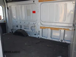 2015 Ford Transit z VIN 1FTNR2XM3FKB08495, wystawiony jako IAAI lot #42552135 z przebiegiem 235 461 mil mil oraz . Historia ofert i sprzedaży dostępna na DreamBid. Obrazek 8.