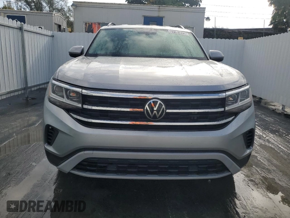 2022 Volkswagen Atlas SE with VIN 1V2DP2CA2NC501943, listed as a Copart auction lot 51181225 with 70,604 mi miles and Clean title. Bid and sale history available at DreamBid. Image 5.
