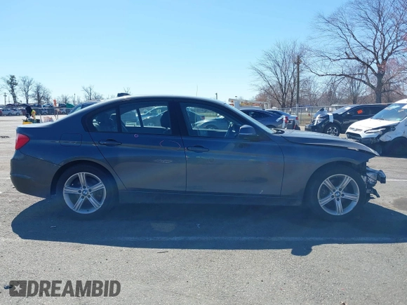 2015 BMW 3 Series 320i xDrive с VIN WBA3C3G55FNS73810, выставлен на аукционе IAAI как лот 41822468 с пробегом 76 779 миль миль и . История ставок и продаж доступна на DreamBid. Изображение 13.