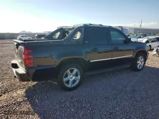 2012 Chevrolet Avalanche LTZ with VIN 3GNMCGE02CG303542, listed as a Copart auction lot 70041504 with 225,233 mi miles and Salvage Title. Bid and sale history available at carsss.com. Image 3.