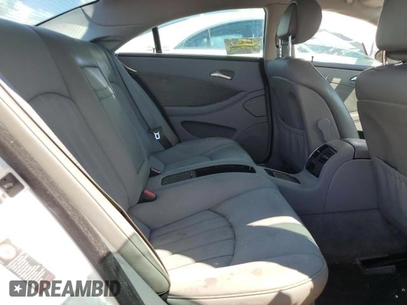 2006 Mercedes-Benz CLS 500 z VIN WDDDJ75X56A073385, wystawiony jako Copart lot #56883805 z przebiegiem Nie podano mil oraz Nie do naprawy • Non repairable. Historia ofert i sprzedaży dostępna na DreamBid. Obrazek 10.