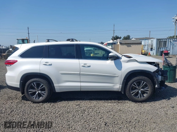 2018 Toyota Highlander LE с VIN 5TDBZRFH4JS907963, выставлен на аукционе IAAI как лот 42160263 с пробегом 42 074 миль миль и . История ставок и продаж доступна на DreamBid. Изображение 14.