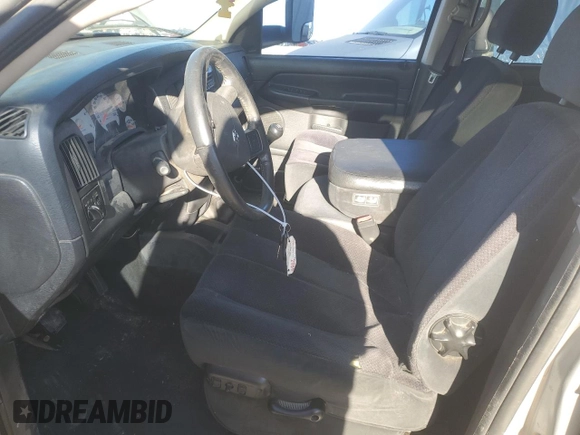 2005 Dodge 2500 ST z VIN 3D7KR28C35G790007, wystawiony jako Copart lot #45762535 z przebiegiem 223 158 mil mil oraz Szkoda całkowita • Salvage title. Historia ofert i sprzedaży dostępna na DreamBid. Obrazek 7.