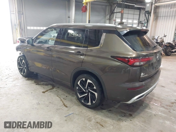 2024 Mitsubishi Outlander SEL z VIN JA4J4WA84RZ054131, wystawiony jako IAAI lot #41555718 z przebiegiem 17 559 mil mil oraz . Historia ofert i sprzedaży dostępna na DreamBid. Obrazek 3.