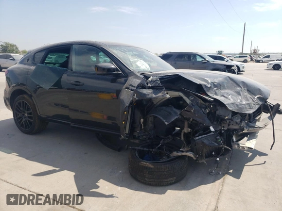 2022 Maserati Levante Modena S with VIN ZN661ZUM9NX400466, listed as a Copart auction lot 68132364 with Not Provided miles and Salvage Title. Bid and sale history available at carsss.com. Image 4.