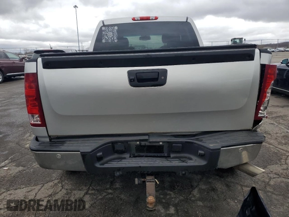 2010 GMC Sierra 1500 SLT z VIN 3GTRKWE31AG137534, wystawiony jako Copart lot #49826025 z przebiegiem 161 308 mil mil oraz Szkoda całkowita • Salvage title. Historia ofert i sprzedaży dostępna na DreamBid. Obrazek 6.