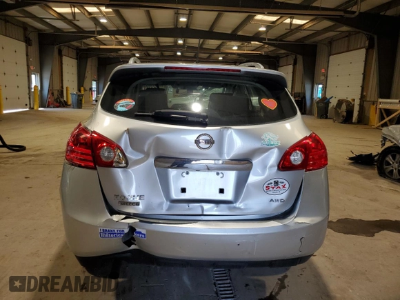 2015 Nissan Rogue S z VIN JN8AS5MVXFW251183, wystawiony jako Copart lot #56011665 z przebiegiem 79 425 mil mil oraz Szkody całkowita. Historia ofert i sprzedaży dostępna na DreamBid. Obrazek 6.