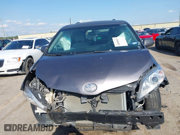 2016 Toyota Sienna LE AAS with VIN 5TDKK3DC1GS714039, listed as a IAAI auction lot 41868423 with 150,817 mi miles. Bid and sale history available at carsss.com. Image 12.
