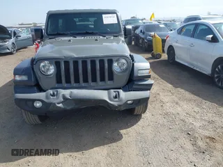2020 Jeep Wrangler Unlimited Sport S z VIN 1C4HJXDN2LW261730, wystawiony jako IAAI lot #42034942 z przebiegiem 61 465 mil mil oraz . Historia ofert i sprzedaży dostępna na DreamBid. Obrazek 6.