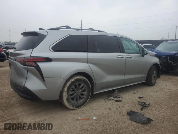 2021 Toyota Sienna XLE with VIN 5TDYRKEC5MS072144, listed as a Copart auction lot 51574645 with 41,137 mi miles and Salvage Title. Bid and sale history available at DreamBid. Image 3.