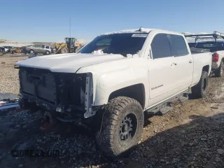 2018 Chevrolet Silverado 1500 LT with VIN 1GCUKRECXJF198247, listed as a Copart auction lot 49496595 with 81,408 mi miles and Salvage Title. Bid and sale history available at DreamBid. Image 1.