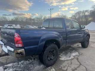 2008 Toyota Tacoma with VIN 5TEUU42N68Z591632, listed as a IAAI auction lot 41614327 with 314,067 mi miles. Bid and sale history available at carsss.com. Image 4.